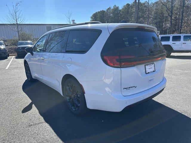 new 2024 Chrysler Pacifica car, priced at $43,295