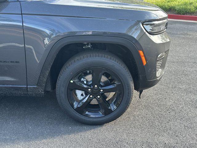 new 2025 Jeep Grand Cherokee car, priced at $41,510