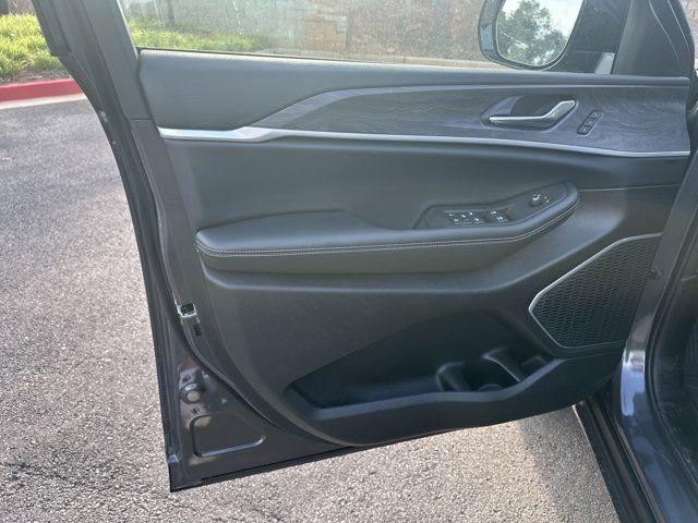 new 2025 Jeep Grand Cherokee car, priced at $41,510