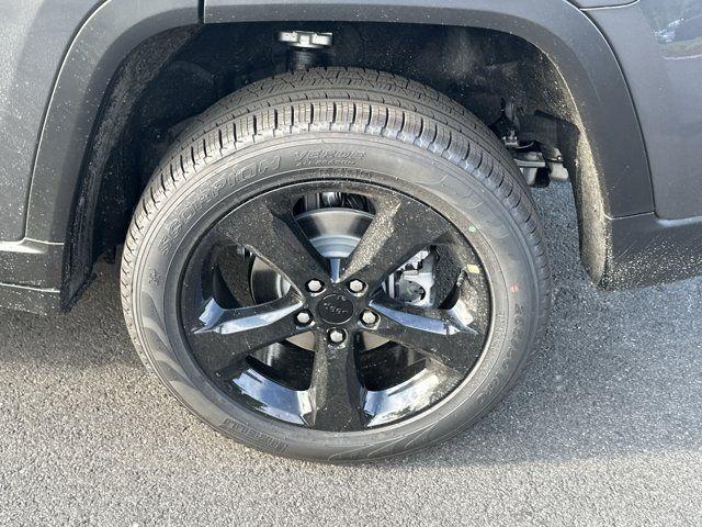 new 2025 Jeep Grand Cherokee car, priced at $41,510