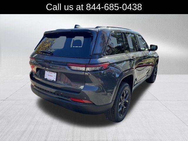 new 2025 Jeep Grand Cherokee car, priced at $37,730