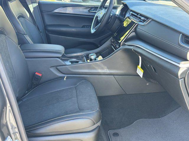 new 2025 Jeep Grand Cherokee car, priced at $37,730