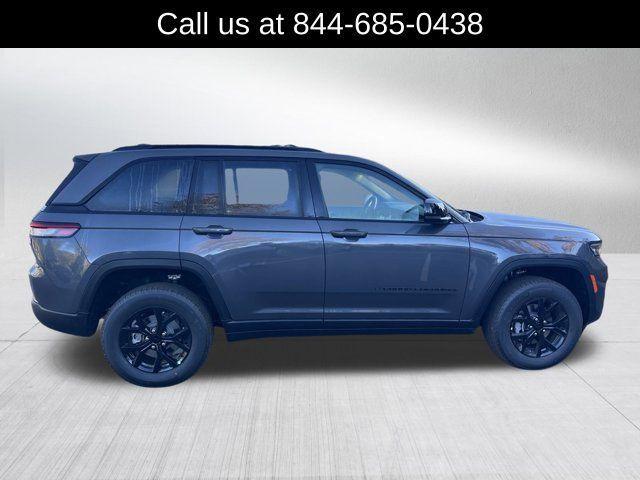 new 2025 Jeep Grand Cherokee car, priced at $37,730