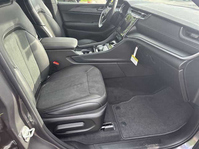 new 2025 Jeep Grand Cherokee car, priced at $44,730