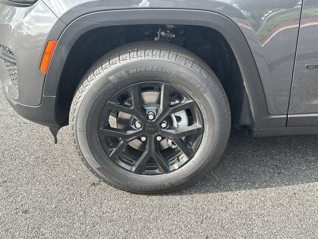 new 2025 Jeep Grand Cherokee car, priced at $44,730