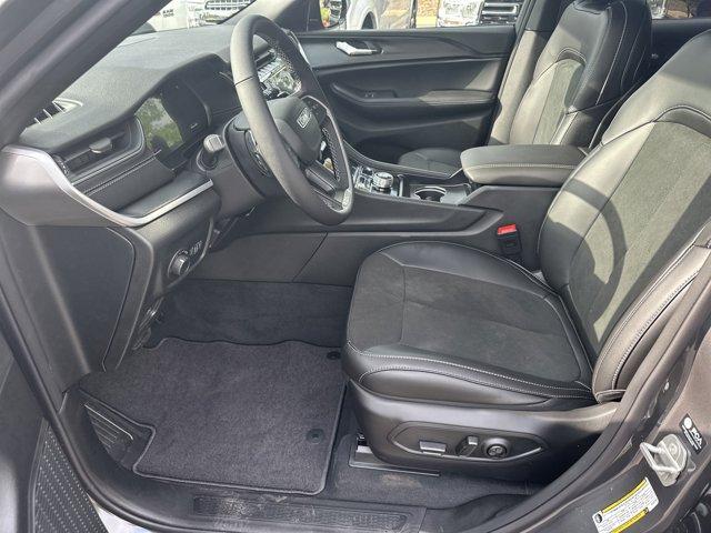 new 2025 Jeep Grand Cherokee car, priced at $44,730