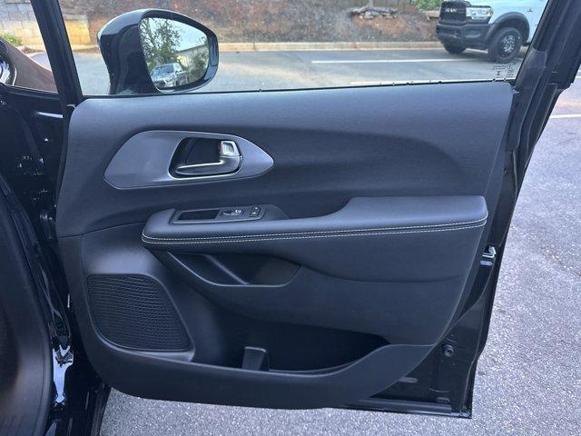 new 2026 Chrysler Pacifica car, priced at $45,660