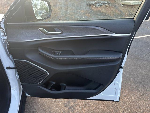 new 2025 Jeep Grand Cherokee car, priced at $46,835