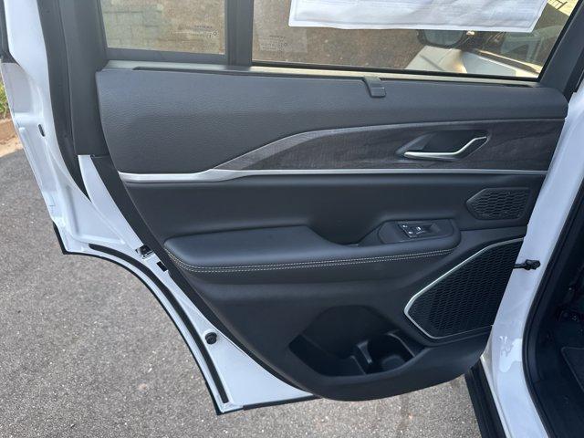 new 2025 Jeep Grand Cherokee car, priced at $46,835