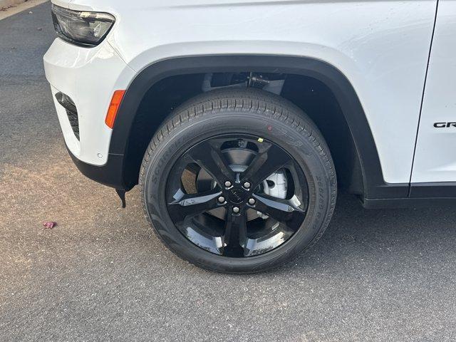 new 2025 Jeep Grand Cherokee car, priced at $46,835