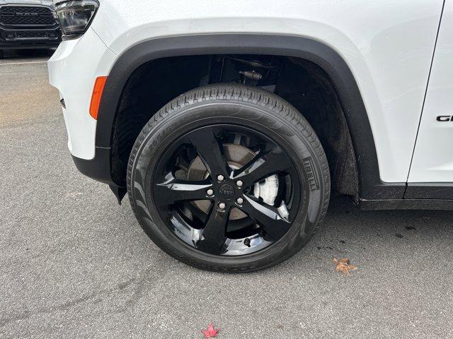 used 2024 Jeep Grand Cherokee car, priced at $35,991