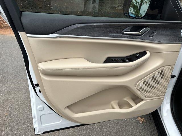 used 2024 Jeep Grand Cherokee car, priced at $35,991