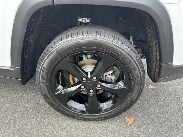 used 2024 Jeep Grand Cherokee car, priced at $35,991