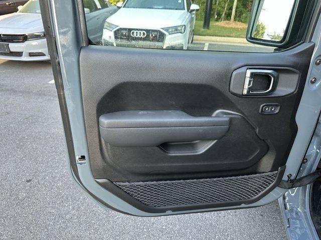 new 2025 Jeep Gladiator car, priced at $36,650