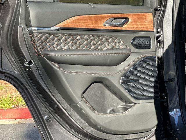 new 2025 Jeep Grand Cherokee car, priced at $60,060