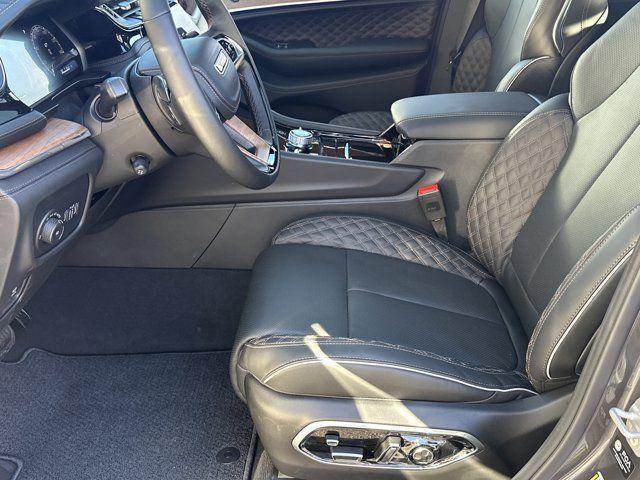 new 2025 Jeep Grand Cherokee car, priced at $60,060