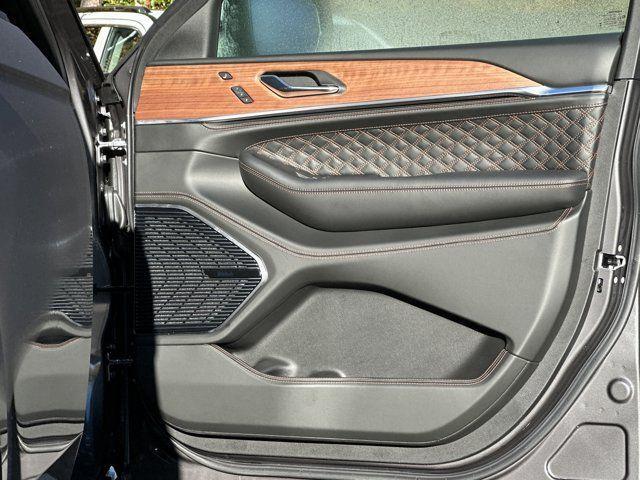 new 2025 Jeep Grand Cherokee car, priced at $60,060