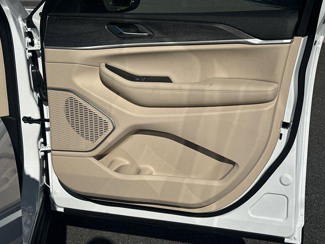 new 2025 Jeep Grand Cherokee car, priced at $40,915