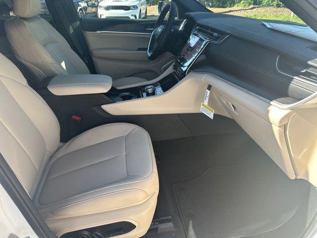 new 2025 Jeep Grand Cherokee car, priced at $40,915