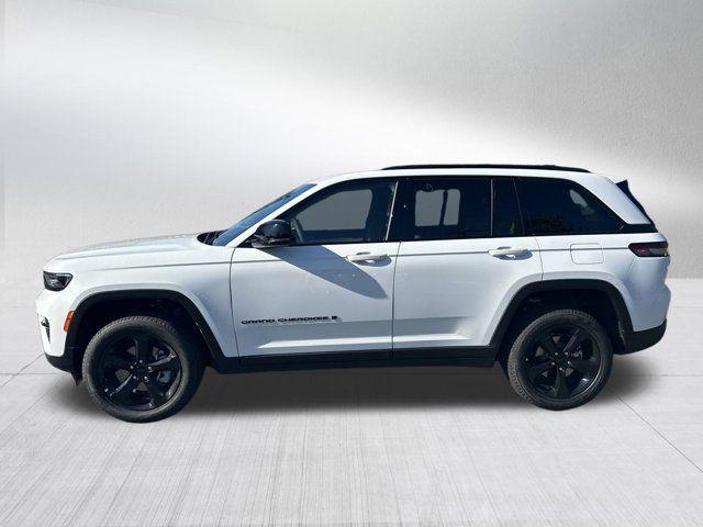 new 2025 Jeep Grand Cherokee car, priced at $40,915