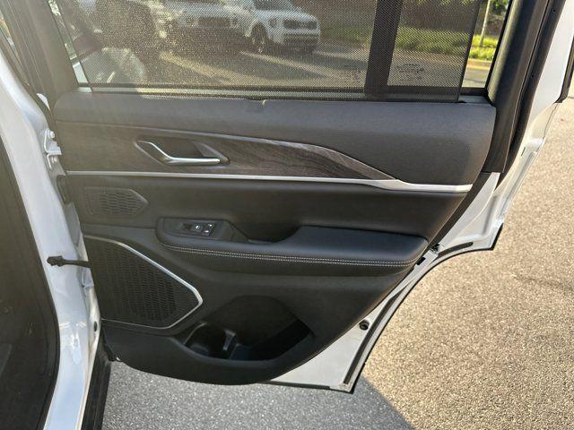 new 2025 Jeep Grand Cherokee car, priced at $43,135