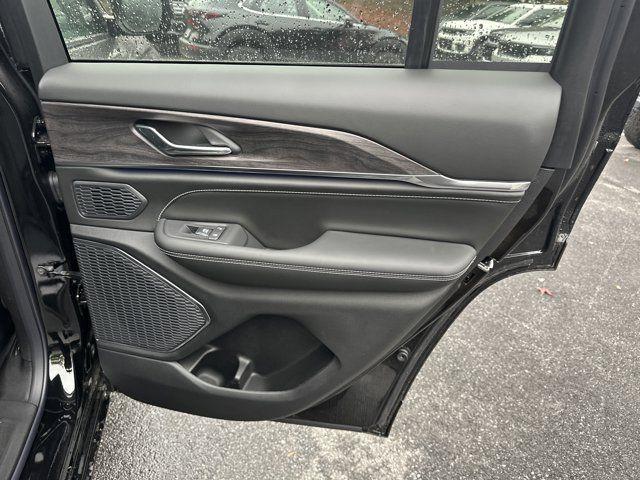 new 2025 Jeep Grand Cherokee car, priced at $50,085