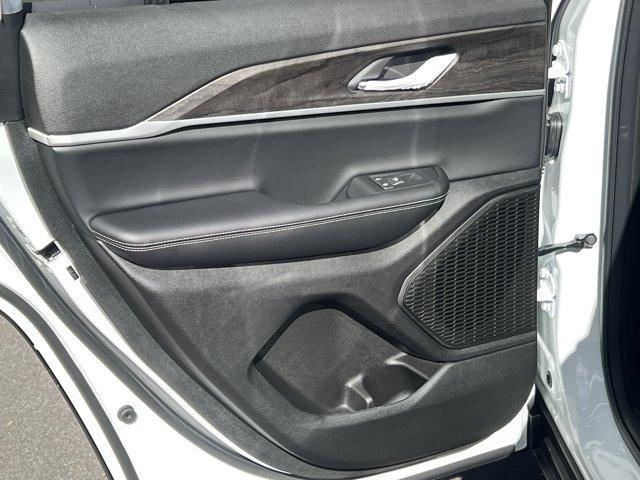 new 2025 Jeep Grand Cherokee car, priced at $36,415