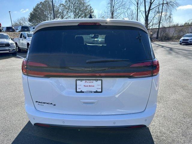 new 2024 Chrysler Pacifica car, priced at $42,295