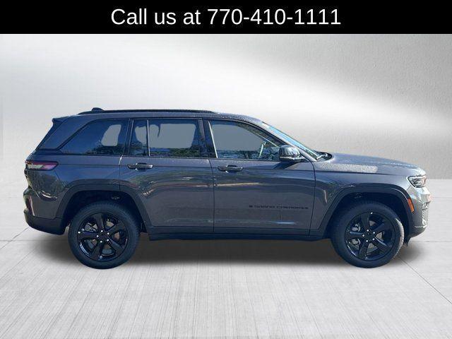 new 2025 Jeep Grand Cherokee car, priced at $48,535