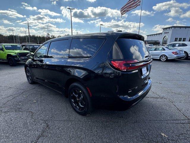 new 2024 Chrysler Pacifica Hybrid car, priced at $50,855