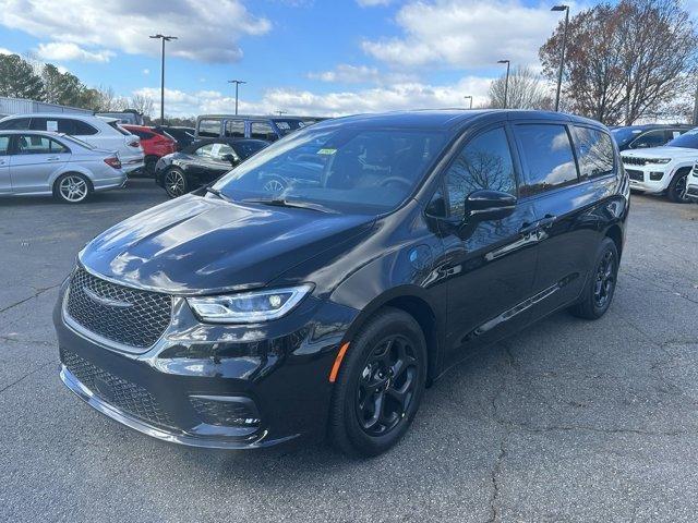 new 2024 Chrysler Pacifica Hybrid car, priced at $50,855