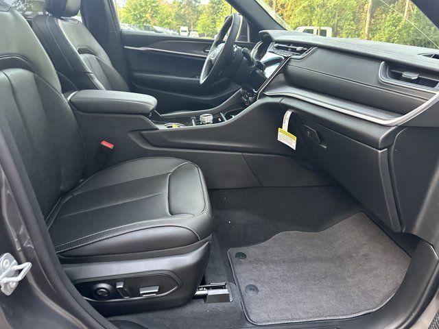 new 2025 Jeep Grand Cherokee car, priced at $44,435