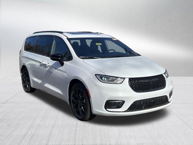 new 2026 Chrysler Pacifica car, priced at $47,025
