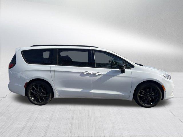 new 2026 Chrysler Pacifica car, priced at $47,025