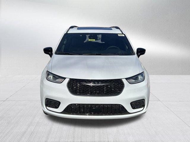 new 2026 Chrysler Pacifica car, priced at $47,025