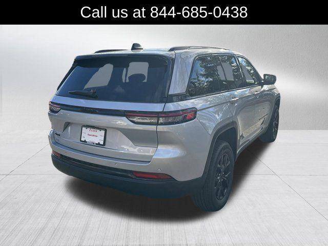 new 2025 Jeep Grand Cherokee car, priced at $37,730