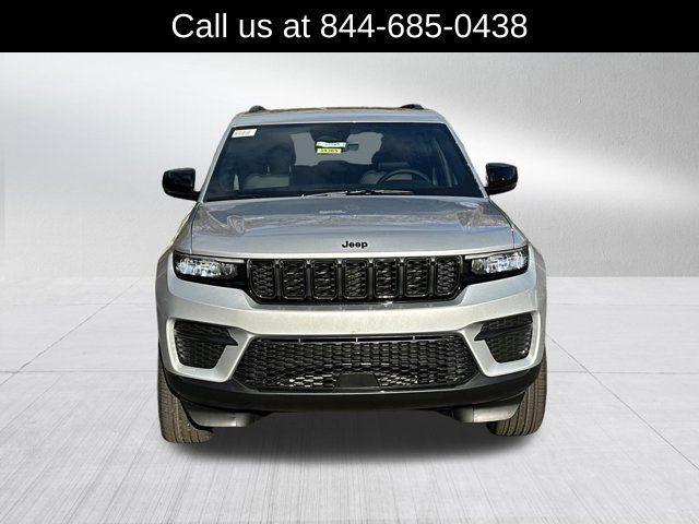 new 2025 Jeep Grand Cherokee car, priced at $37,730