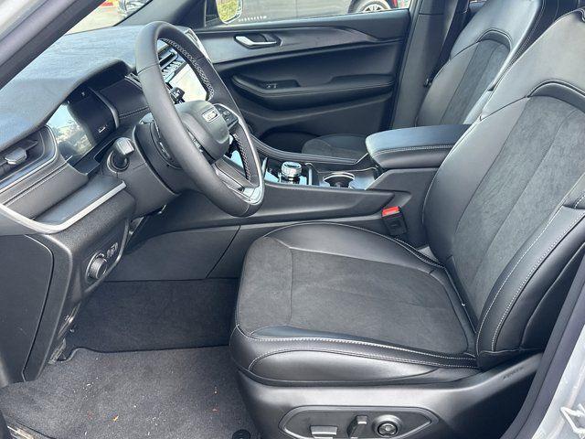 new 2025 Jeep Grand Cherokee car, priced at $37,730