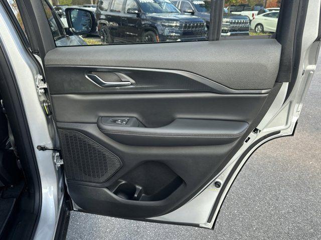 new 2025 Jeep Grand Cherokee car, priced at $37,730