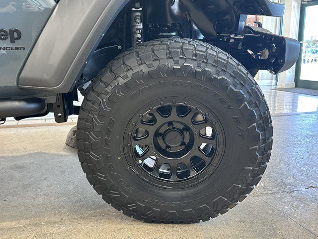new 2025 Jeep Wrangler car, priced at $43,991