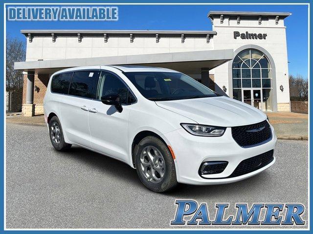 new 2024 Chrysler Pacifica car, priced at $50,665