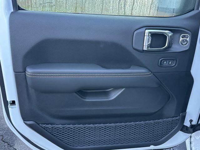 new 2025 Jeep Wrangler car, priced at $46,515