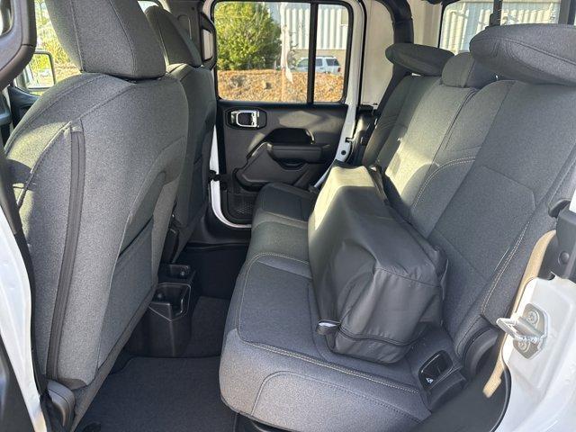 new 2025 Jeep Gladiator car, priced at $37,885