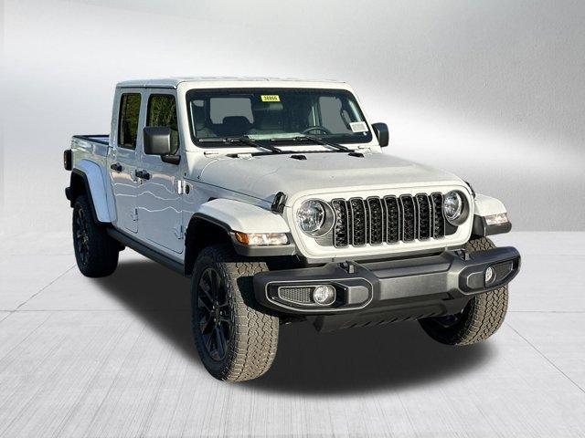 new 2025 Jeep Gladiator car, priced at $37,885