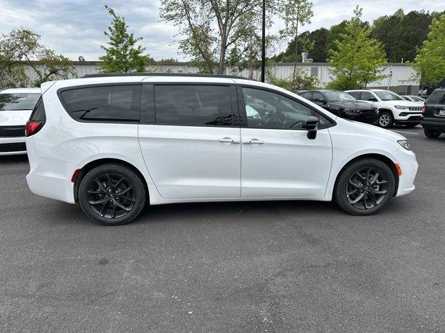 new 2024 Chrysler Pacifica car, priced at $51,460
