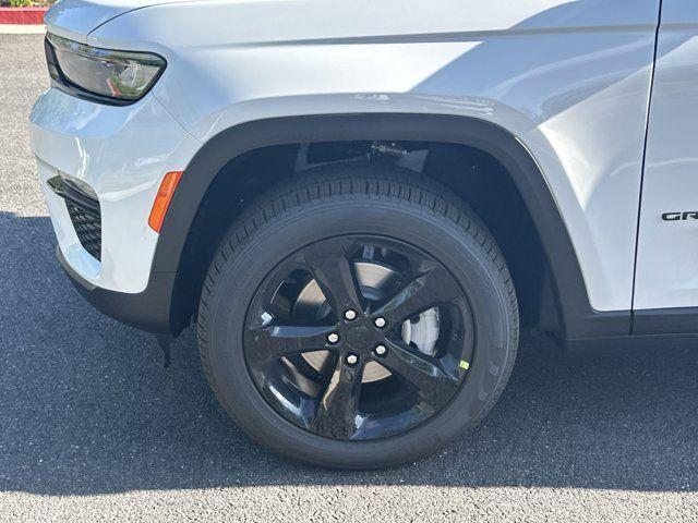 new 2025 Jeep Grand Cherokee car, priced at $42,915
