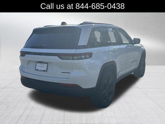 new 2025 Jeep Grand Cherokee car, priced at $40,915