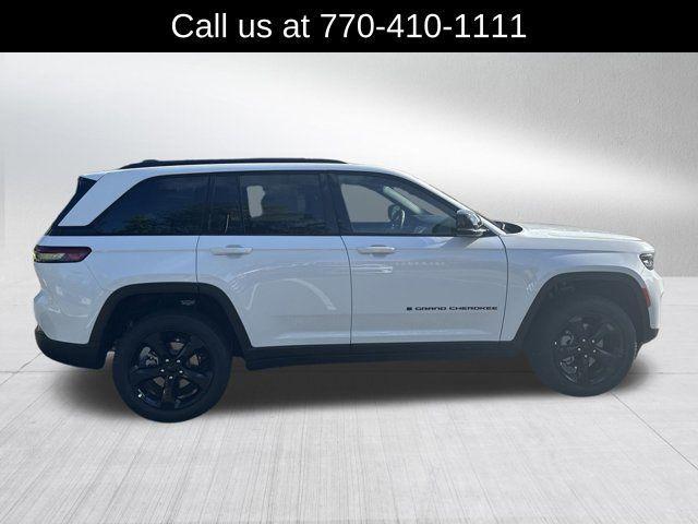 new 2025 Jeep Grand Cherokee car, priced at $42,915
