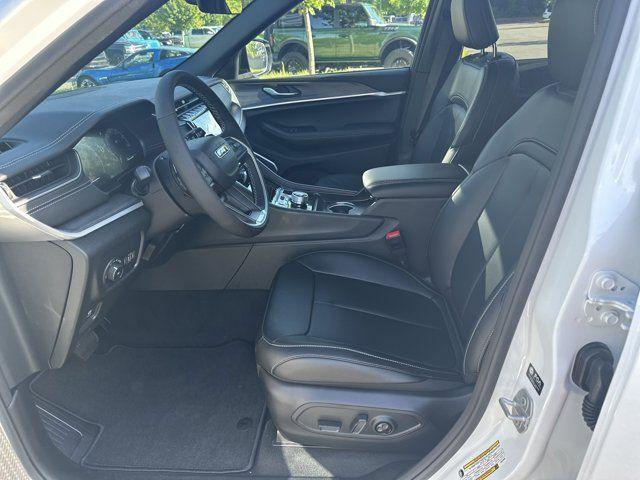 new 2025 Jeep Grand Cherokee car, priced at $42,915