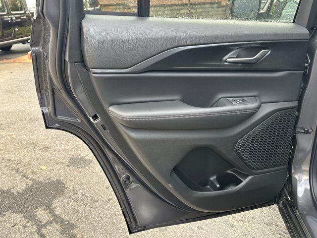 new 2025 Jeep Grand Cherokee car, priced at $33,375